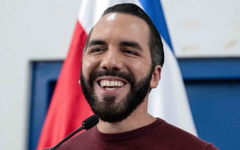 Nayib Bukele califica de “absurda” la prohibición de la minería en El Salvador