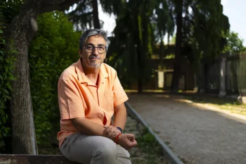 Bombas y amor bajo la vertiente más social de la Sagrada Familia: «Gaudí vería a los turistas e imaginaría a Jesús expulsando a los mercaderes del templo»