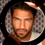 Maxi Iglesias: «Llevo años trabajando para que me den papeles que no sean de guapo, no me los dan y me he hartado»