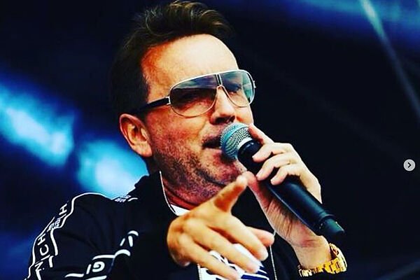 Muere «repentinamente» John Reid, líder de Nightcrawlers y compositor de mitos como Tina Turner, Rod Stewart o Kelly Clarkson