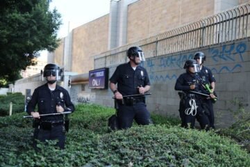 Guardia de seguridad mata a hombre que inició tiroteo en una iglesia en Michigan