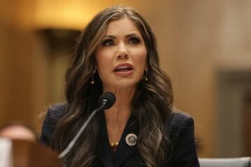 Kristi Noem, funcionaria de EE. UU. que visitará Guatemala, elogia acuerdo migratorio de Washington con Panamá