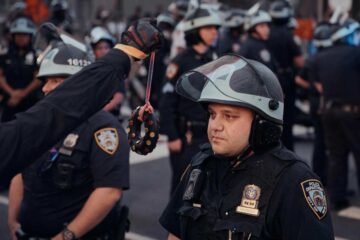 Miami aprueba acuerdo donde la policía se asociará con el ICE para arrestar migrantes