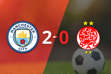 Manchester City marcó dos veces en la victoria ante Wydad Casablanca en el estadio Lincoln Financial Field