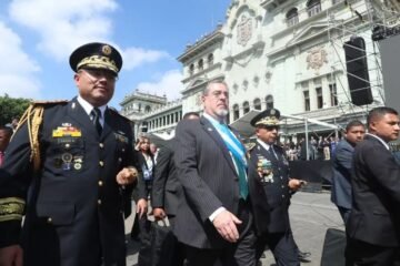 Gobierno confirma continuidad de Henry Saenz y descarta cambios en el alto mando del Ministerio de la Defensa