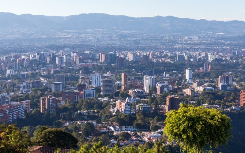 ¿Qué necesita Guatemala para alcanzar en el corto plazo el grado de inversión? Gobierno busca anticipar evaluaciones