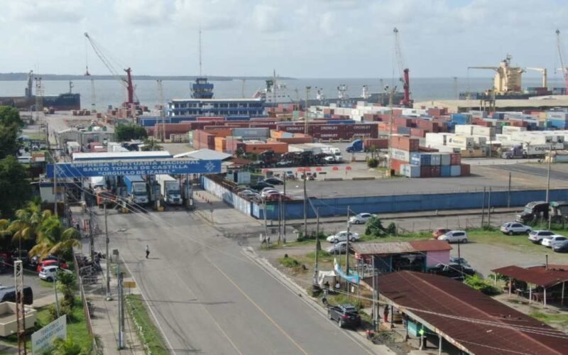 Puerto Santo Tomás: Recargos operativos en fletes se deben a congestionamiento, afirman navieros