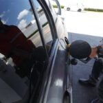 Anticipan bajas en combustibles por caída del petróleo internacional