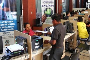 ¿Una persona pensionada por vejez puede seguir trabajando en Guatemala sin pagar IGSS? Qué dice el reglamento de la institución
