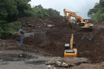 Crecen daños viales por lluvias: reportan 340 emergencias en caminos de Guatemala y se esperan más aguaceros