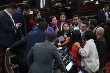 Tres candidatos para el directorio de la Superintendencia de Competencia son favoritos en el Congreso