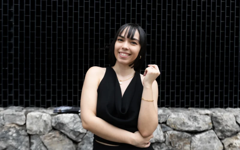 Neysha Santos Piñero debuta en la literatura con una antología cargada de magia y emociones
