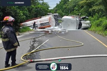 Una cisterna con gasolina, camiones y motos resultan involucrados en accidentes de tránsito este 22 de junio