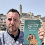 Marcos Cabezas transforma su experiencia clínica en una guía terapéutica para vencer la ansiedad