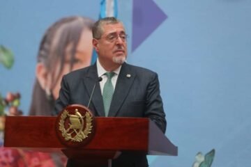 Arévalo afirma que impuesto del 1% a remesas “no es conveniente” para Guatemala
