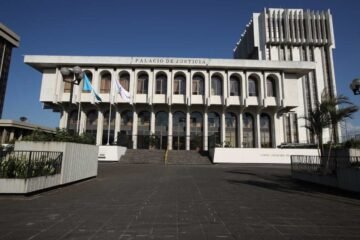 Publicidad de negociación entre el Mineduc y el sindicato de Joviel Acevedo está en manos de la CSJ