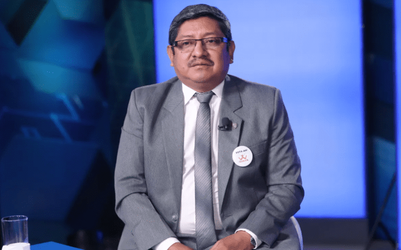 Capturan en el Aeropuerto La Aurora al exdiputado Leocadio Juracán, señalado de usurpación