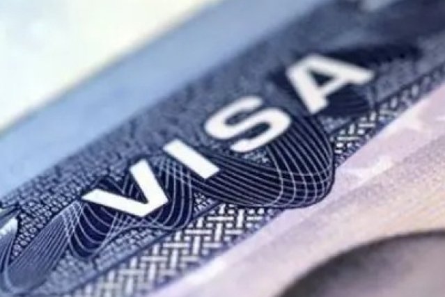 EE. UU. busca reducir a cuatro años visas de estudiantes y a 240 días las de periodistas