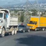 Trabajos de Covial y vehículos averiados generan caos vial en ruta de Bárcenas a Milpas Altas