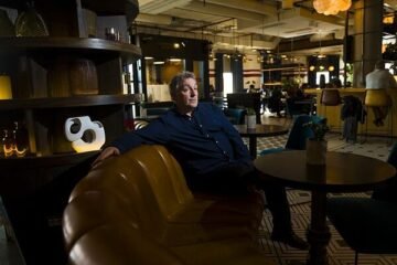 Carlos Zanón: «Creo en el estilo. El estilo es lo máximo»