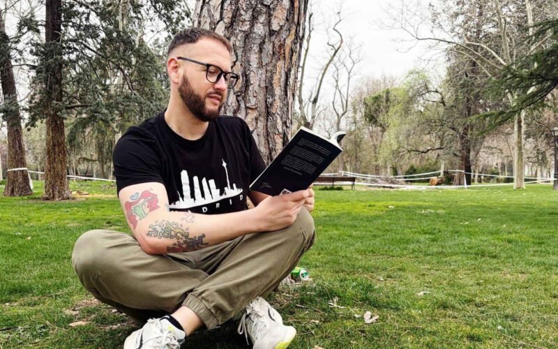 Miguel Núñez Ropero irrumpe en la narrativa contemporánea con una historia cruda y emocional