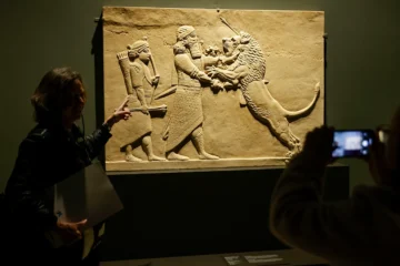Violento tirano, ávido cazador de leones y gran adalid del conocimiento universal: Asurbanipal, Rey de Asiria, revive en CaixaForum