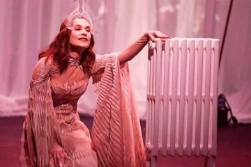 Guapa, reina y un poco estafadora