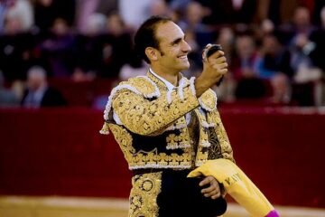 El torero Alberto Álvarez sigue en la UCI tras ser operado de las graves heridas causadas por una trituradora de pienso