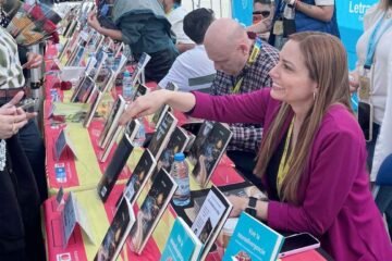 Sant Jordi revive la memoria y la resiliencia: Angela Zappalà presenta “A la Vuelta de la Vida”