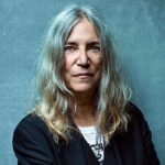 Patti Smith: «Si quiero escuchar a alguien inteligente y compasivo, escucho a Pedro Sánchez o al Papa»