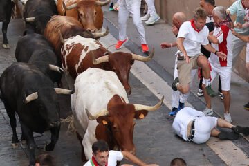 Tercer encierro de San Fermín: una cornada en la vertiginosa carrera de Victoriano del Río