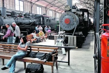 Noche Bohemia en el Museo del Ferrocarril: música, recorridos en tren y gastronomía en un mismo lugar