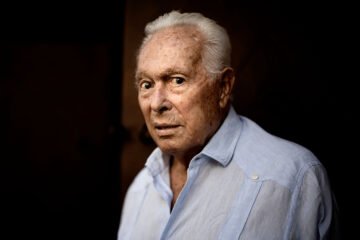 Curro Romero recibe el alta tras superar un nuevo ingreso por neumonía