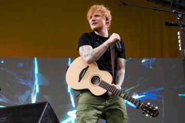 Ed Sheeran vuelve a los escenarios entre protestas propalestinas tras la expulsión de Macklemore y se emociona: «He cometido errores, y lo siento muchísimo»