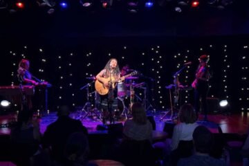 Sara Curruchich cierra gira de más de 220 conciertos en 20 países y prepara su tercer disco inspirado en la poesía de Luis de Lión
